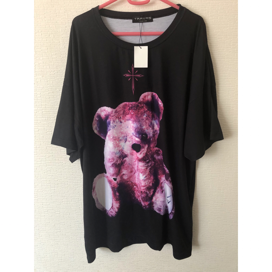 TRAVAS TOKYO(トラヴァストーキョー)のTRAVAS TOKYO bright bear クマ 熊 Tシャツ 黒 ピンク レディースのトップス(Tシャツ(半袖/袖なし))の商品写真