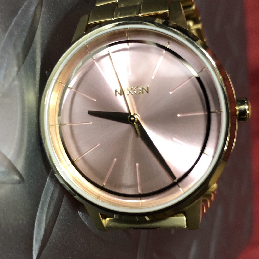 NIXON(ニクソン)のNIXON // ☆THE KENSINGTON☆ 未使用品　付属品あり レディースのファッション小物(腕時計)の商品写真