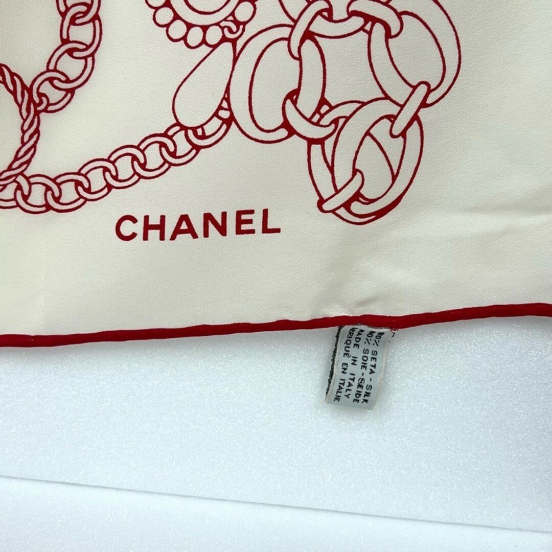 CHANEL(シャネル)のCHANEL シャネル スカーフ チェーン柄 デザイン シルク100％ ココマーク 【中古品】 52404K120 レディースのファッション小物(バンダナ/スカーフ)の商品写真