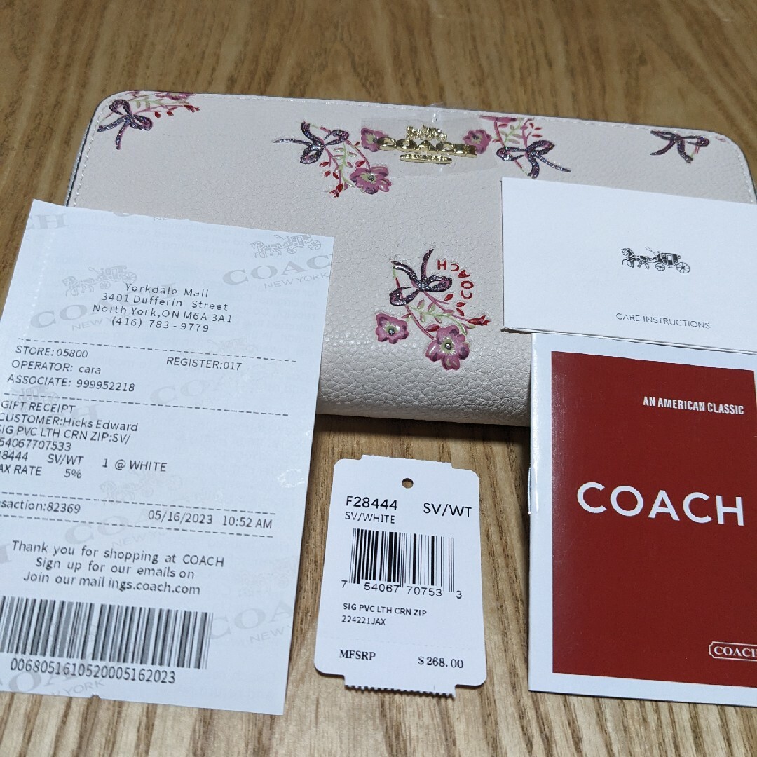 COACH(コーチ)のCOACH 長財布　ラウンドファスナー花柄白 レディースのファッション小物(財布)の商品写真