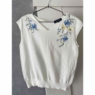 【美品】JUSGLITTY トップス　白　花柄