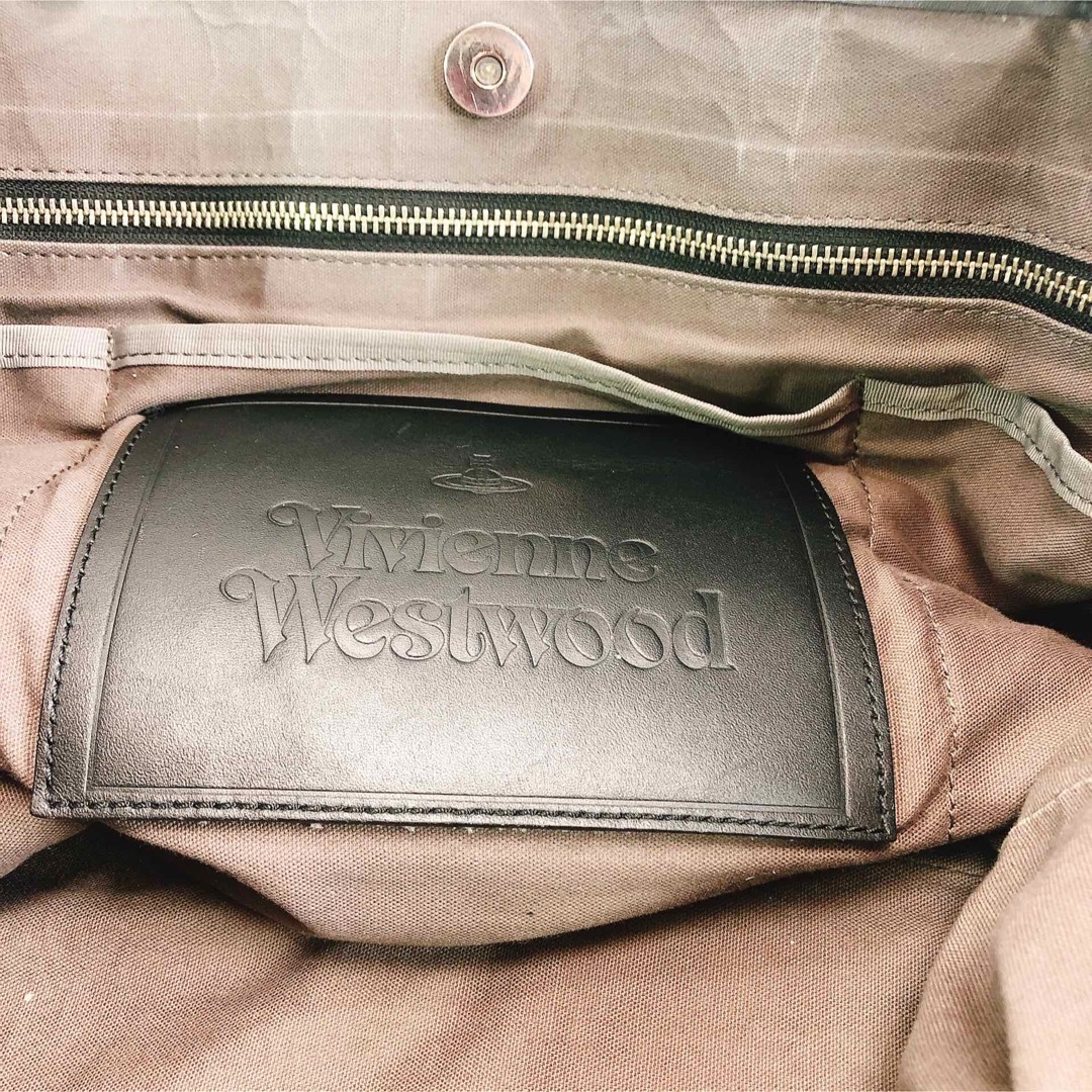 Vivienne Westwood(ヴィヴィアンウエストウッド)のヴィヴィアンウエストウッドトートバッグ　黒　レザー　A4 レディースのバッグ(トートバッグ)の商品写真