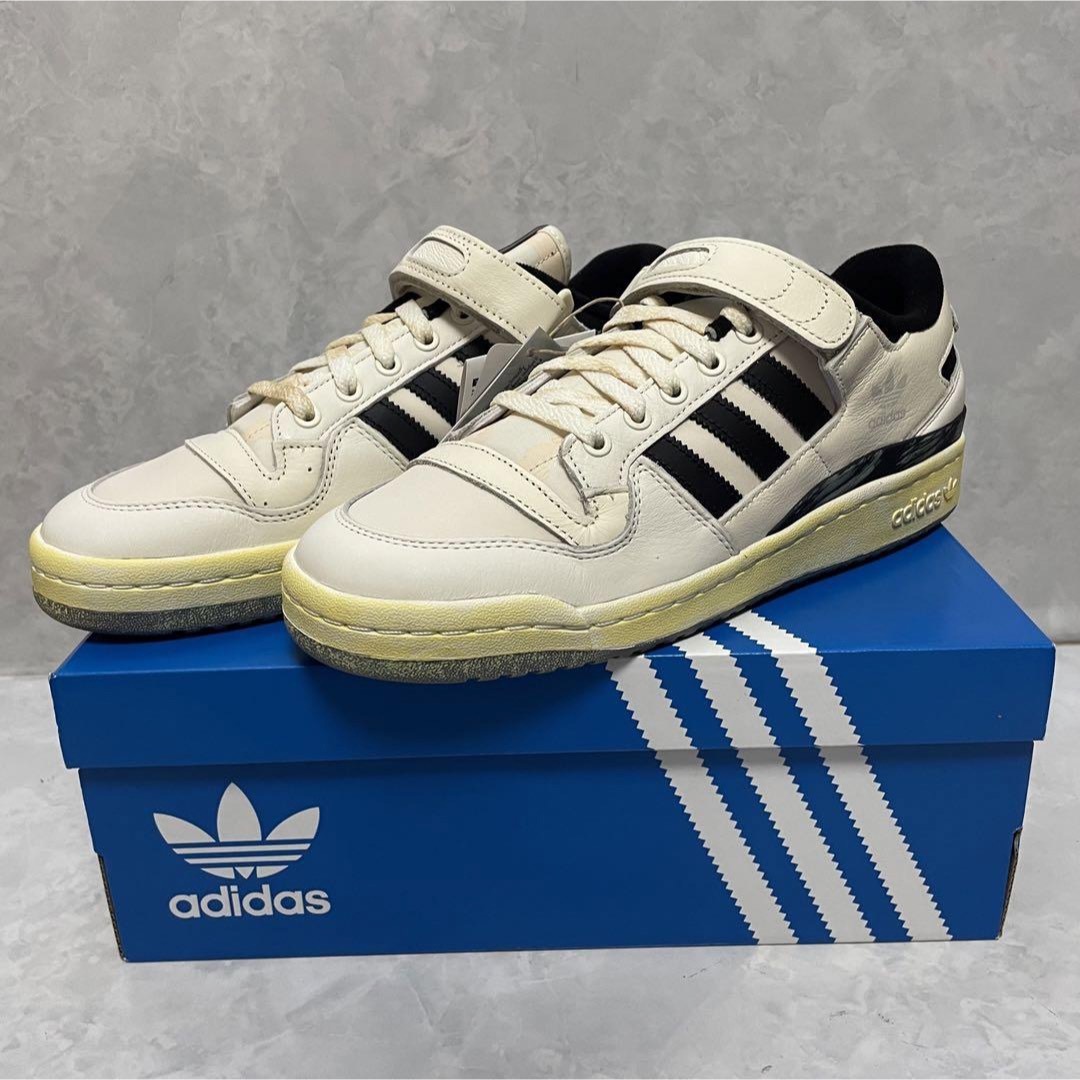 adidas(アディダス)のアディダス フォーラム84 ロー AEC フットウェア 白黒 28.0 メンズの靴/シューズ(スニーカー)の商品写真