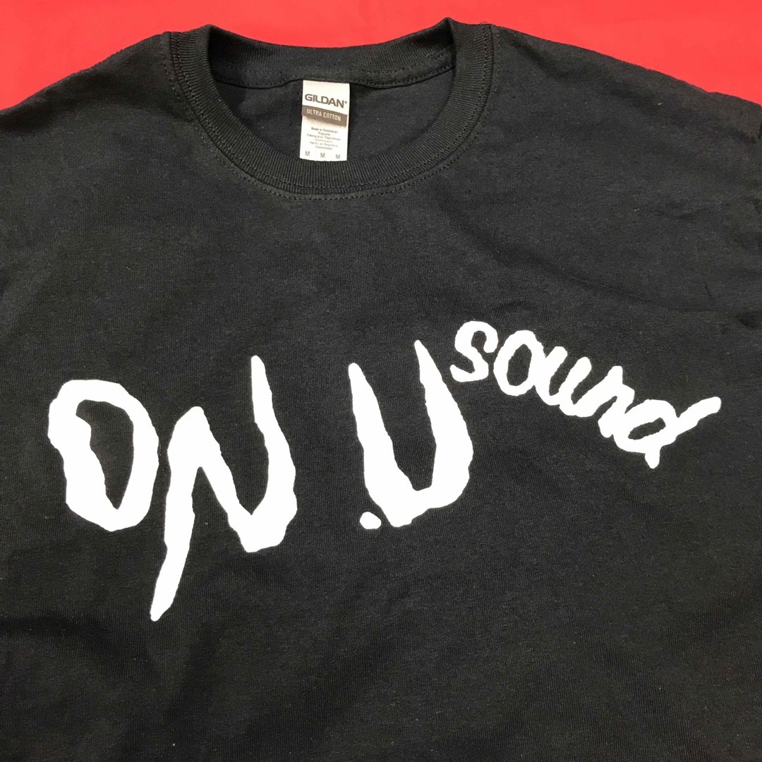 4サイズ有/缶バッジ付 ON-U SOUND ロゴ Tシャツ 黒  -3 メンズのトップス(Tシャツ/カットソー(半袖/袖なし))の商品写真