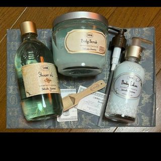 サボン(SABON)のSABON シャワーオイル＆ ボディスクラブ&ボディローション　3点セット(ボディソープ/石鹸)