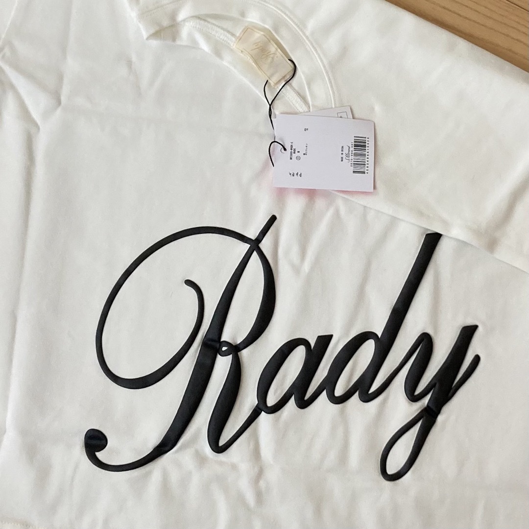 Rady(レディー)の新品Rady♡バイカラーロゴTシャツSオーバーサイズ レディースのトップス(Tシャツ(半袖/袖なし))の商品写真