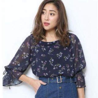 ジャスグリッティー(JUSGLITTY)のジャスグリッティー　花柄ブラウス(シャツ/ブラウス(長袖/七分))