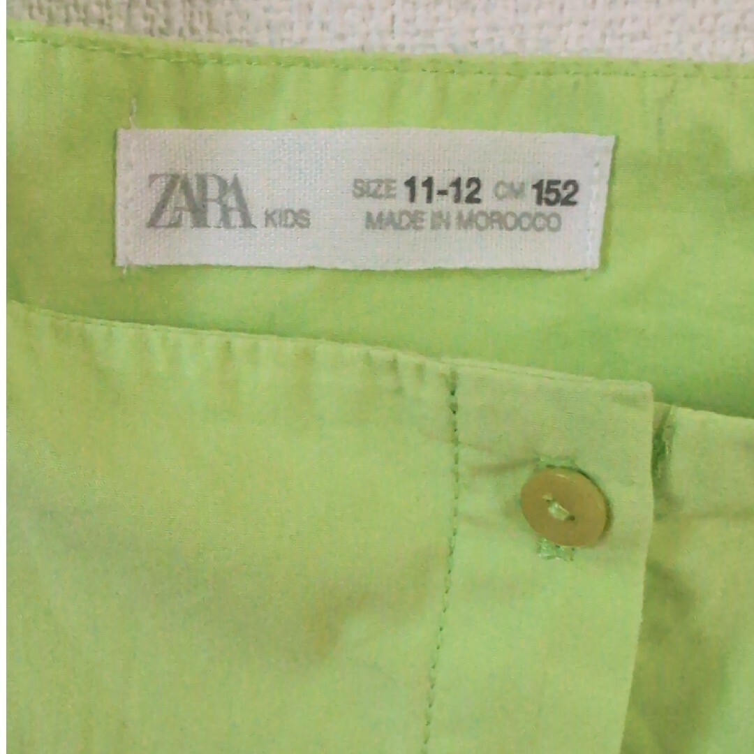 ZARA KIDS(ザラキッズ)のミルキーグリーンのシャツ　150cm相当　ZARA キッズ/ベビー/マタニティのキッズ服女の子用(90cm~)(Tシャツ/カットソー)の商品写真