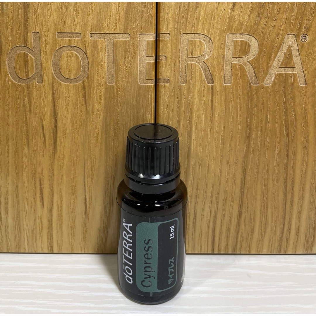 doTERRA(ドテラ)のdoTERRA ドテラ　正規品　サイプレス15 ml コスメ/美容のリラクゼーション(エッセンシャルオイル（精油）)の商品写真