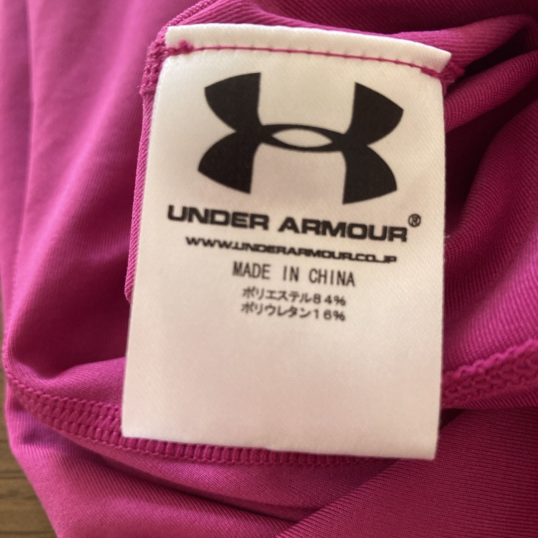 UNDER ARMOUR(アンダーアーマー)のアンダーアーマシャツLGピンク レディースの下着/アンダーウェア(その他)の商品写真
