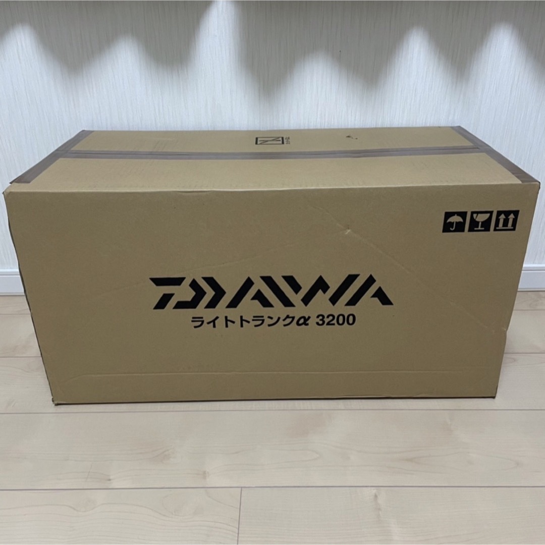 DAIWA(ダイワ)のダイワ ライトトランクα ZSS 3200 クーラーボックス スポーツ/アウトドアのフィッシング(その他)の商品写真