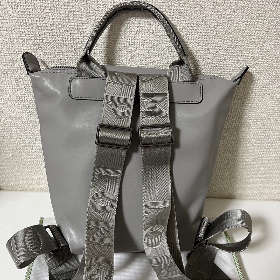 LONGCHAMP(ロンシャン)の【新品】ロンシャン ルプリアージュ ル エクストラレザーリュックタートルドーブー レディースのバッグ(リュック/バックパック)の商品写真