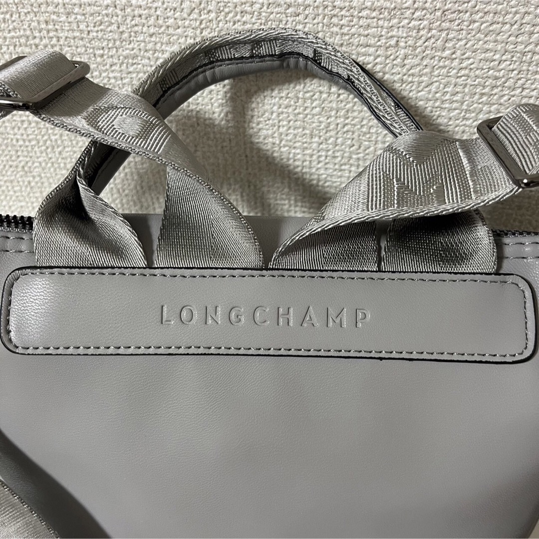 LONGCHAMP(ロンシャン)の【新品】ロンシャン ルプリアージュ ル エクストラレザーリュックタートルドーブー レディースのバッグ(リュック/バックパック)の商品写真