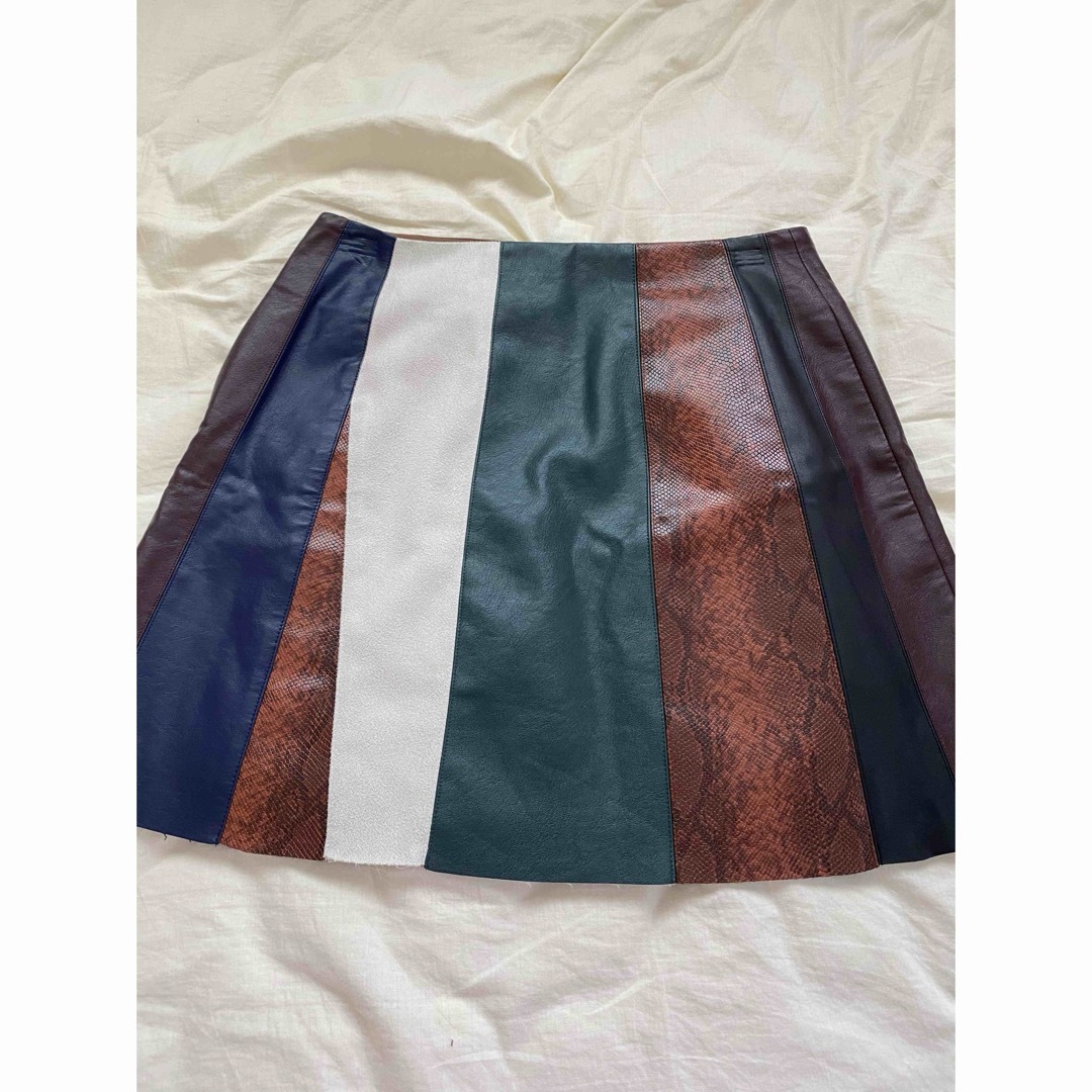 SLY(スライ)のSLY スライ PANELED FAUX LEATHER MNI SK レディースのスカート(ミニスカート)の商品写真