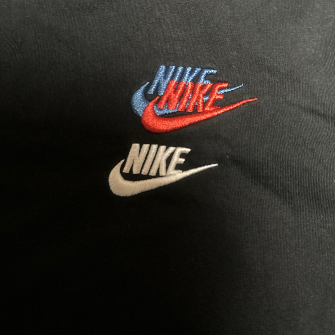 NIKE(ナイキ)のNIKE Ｔシャツ　M レディースのトップス(Tシャツ(長袖/七分))の商品写真