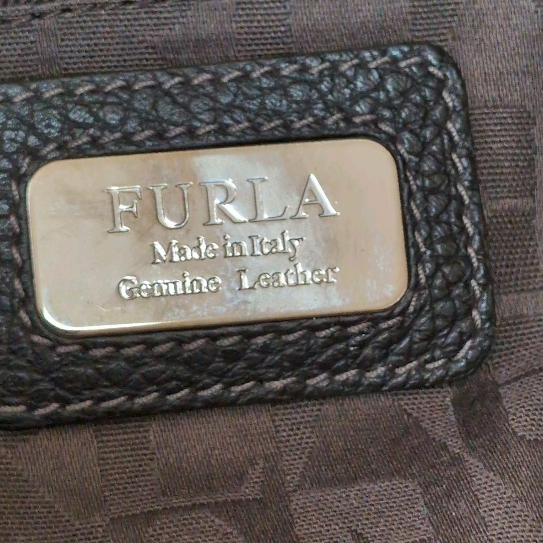 Furla(フルラ)の美品✨FURLAフルラ　シボ革　ショルダーバッグ　半月型　ブラック　男女兼用 レディースのバッグ(ショルダーバッグ)の商品写真