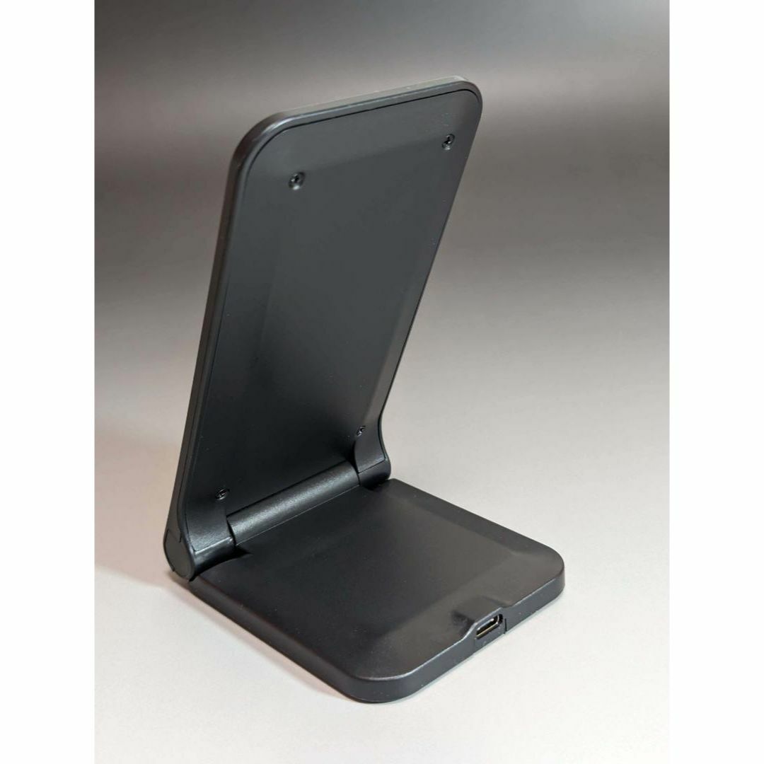 ワイヤレス充電器 iPhone android 高出力 30W 匿名配送 黒 スマホ/家電/カメラのスマートフォン/携帯電話(バッテリー/充電器)の商品写真
