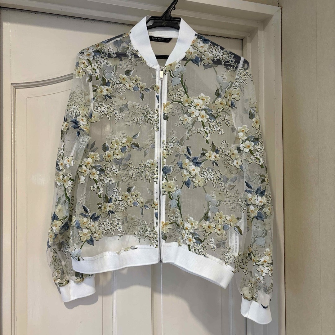 ZARA(ザラ)のZARA＊花柄　ブルゾン レディースのジャケット/アウター(ブルゾン)の商品写真