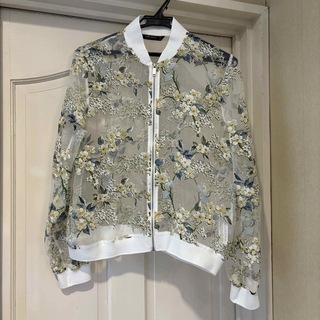 ザラ(ZARA)のZARA＊花柄　ブルゾン(ブルゾン)