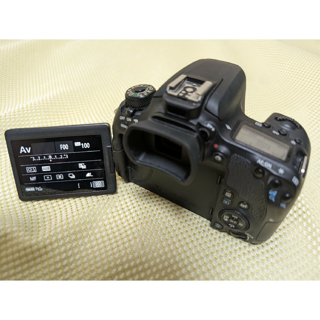 Canon デジタル一眼レフ EOS 9000D ボディ スマホ/家電/カメラのカメラ(デジタル一眼)の商品写真