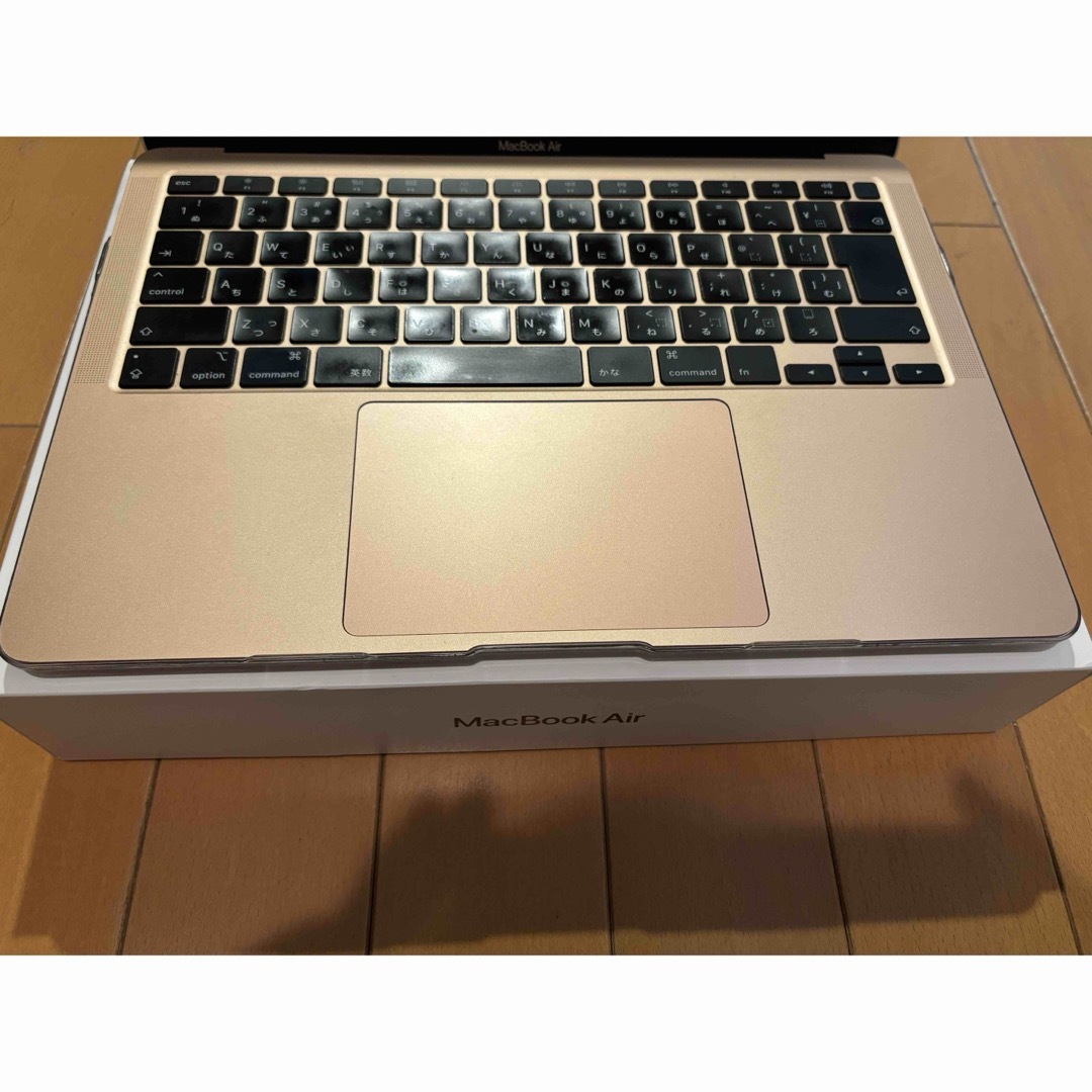 Apple(アップル)のMacBookAir 13インチ M1 メモリ8GB SSD1TB ゴールド スマホ/家電/カメラのPC/タブレット(ノートPC)の商品写真