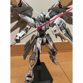 バンダイ(BANDAI)のMG ガンダムベース限定フリーダムガンダムVer2シルバーコーティング　完成品(模型/プラモデル)