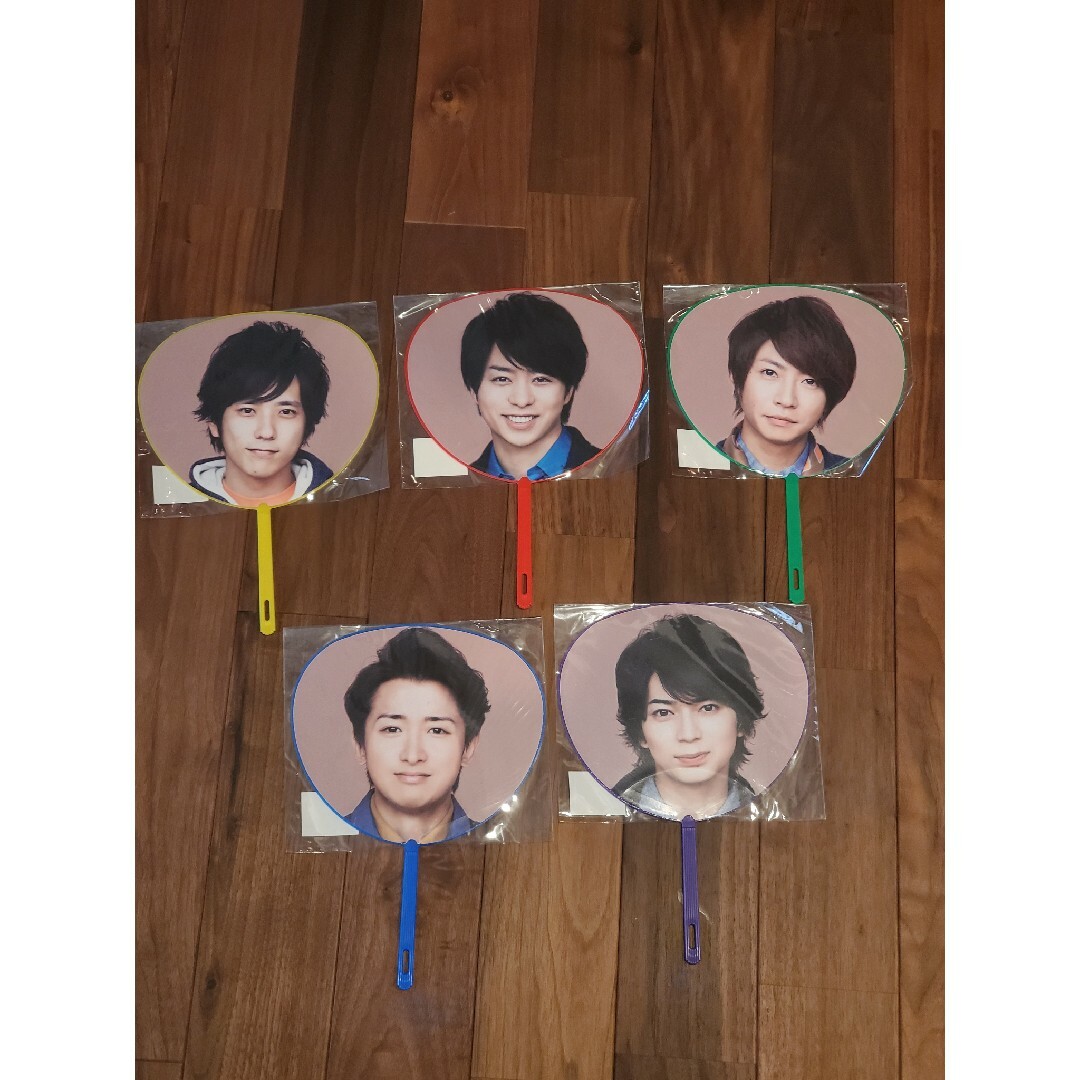 嵐(アラシ)の嵐 ミニうちわ エンタメ/ホビーのタレントグッズ(アイドルグッズ)の商品写真