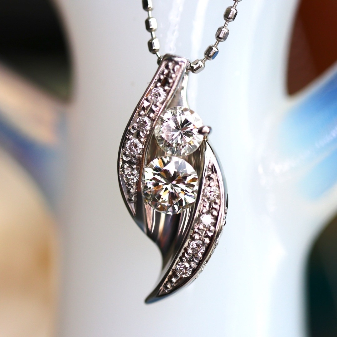 お値下げ　pt900 ダイヤモンドペンダントトップ　ダイヤモンドネックレス レディースのアクセサリー(ネックレス)の商品写真