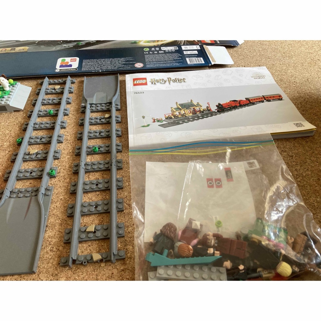 Lego(レゴ)の【LEGO】ハリーポッター　ホグワーツ特急とホグズミード駅76423 エンタメ/ホビーのおもちゃ/ぬいぐるみ(模型/プラモデル)の商品写真