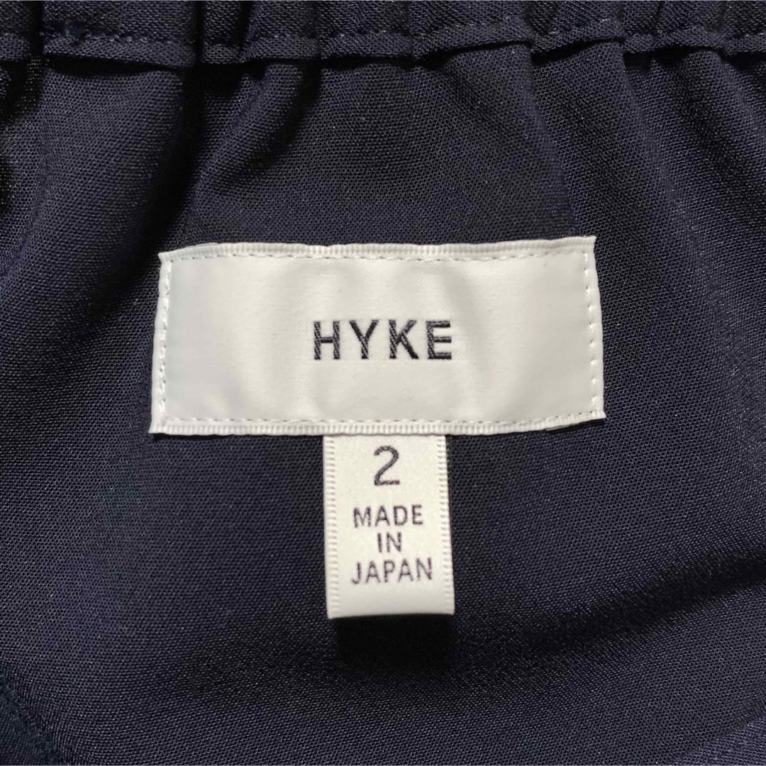 HYKE(ハイク)のHYKE STRETCH TAPERED PANTS ストレッチテーパードパンツ レディースのパンツ(カジュアルパンツ)の商品写真