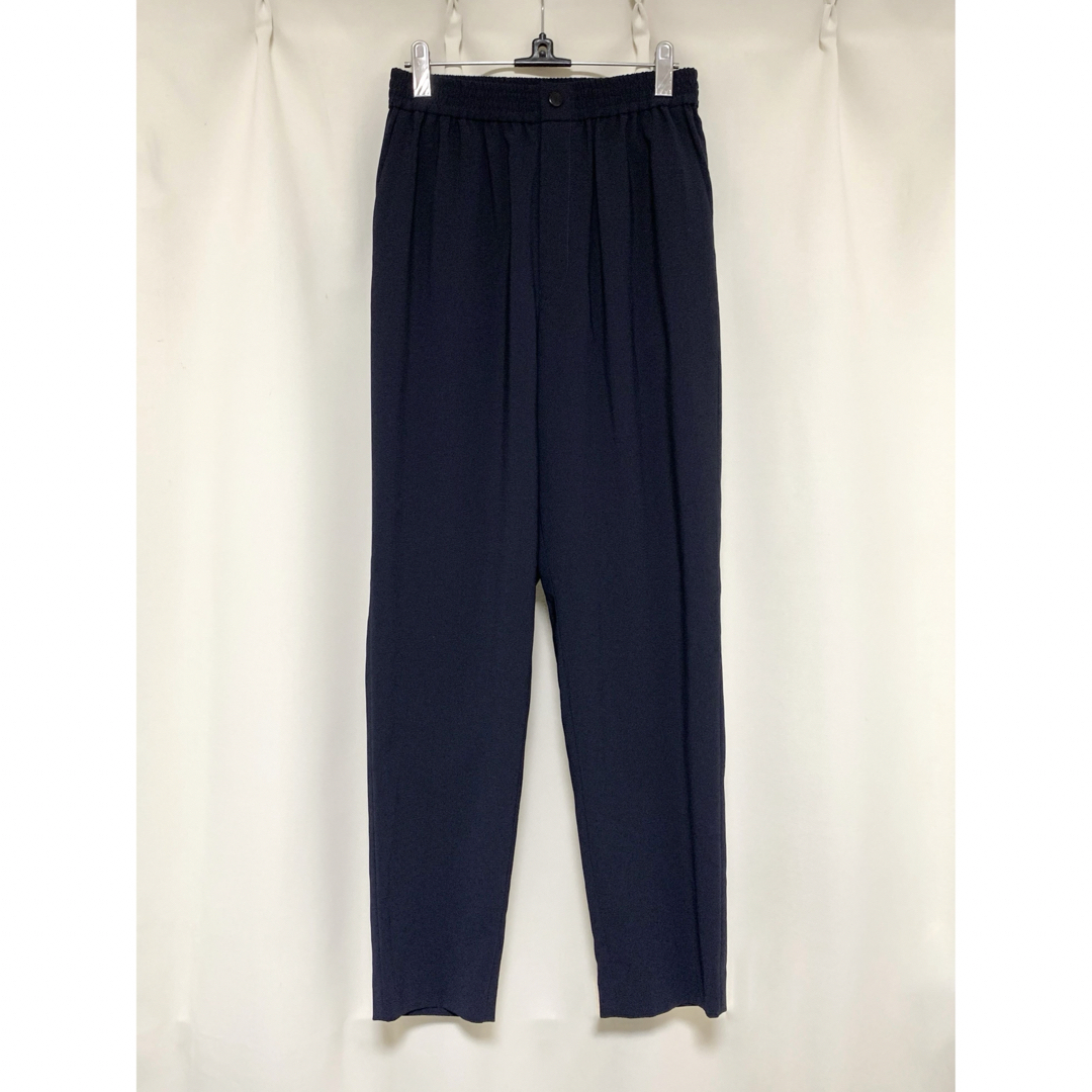 HYKE(ハイク)のHYKE STRETCH TAPERED PANTS ストレッチテーパードパンツ レディースのパンツ(カジュアルパンツ)の商品写真