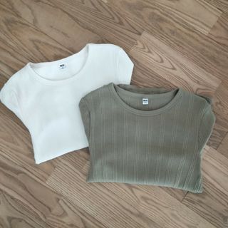 ユニクロ(UNIQLO)のユニクロ ランダムプリーツ カットソー S M 2枚セット(カットソー(半袖/袖なし))