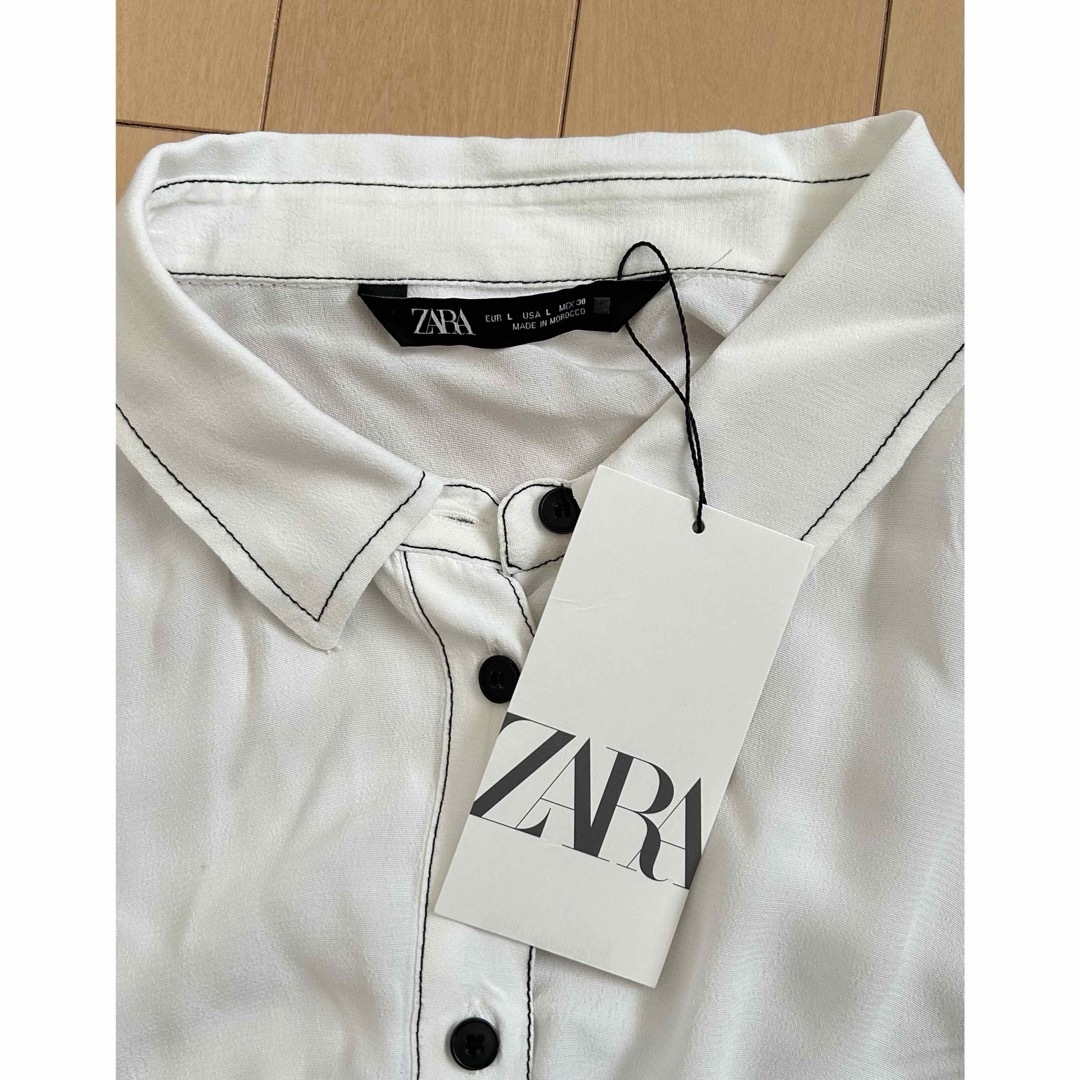 ZARA(ザラ)のZARA ステッチブラウス　ホワイト レディースのトップス(シャツ/ブラウス(長袖/七分))の商品写真