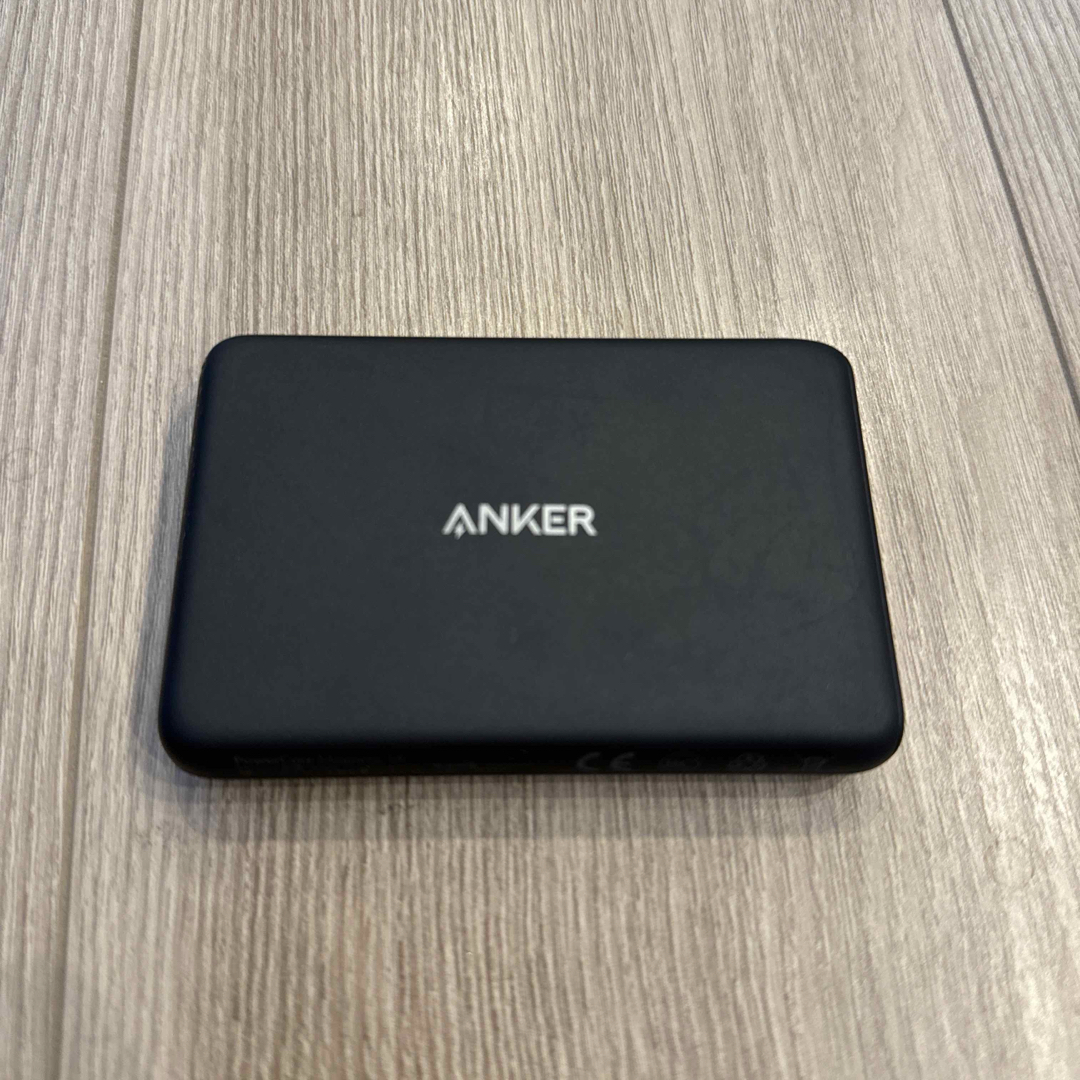 Anker PowerCore Magnetic 5000 スマホ/家電/カメラのスマートフォン/携帯電話(バッテリー/充電器)の商品写真