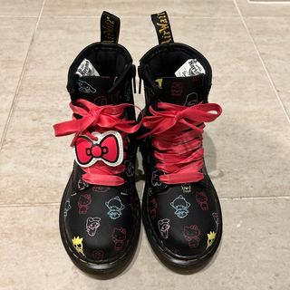 ドクターマーチン(Dr.Martens)のドクターマーチン＆サンリオコラボブーツ　18センチ(ブーツ)