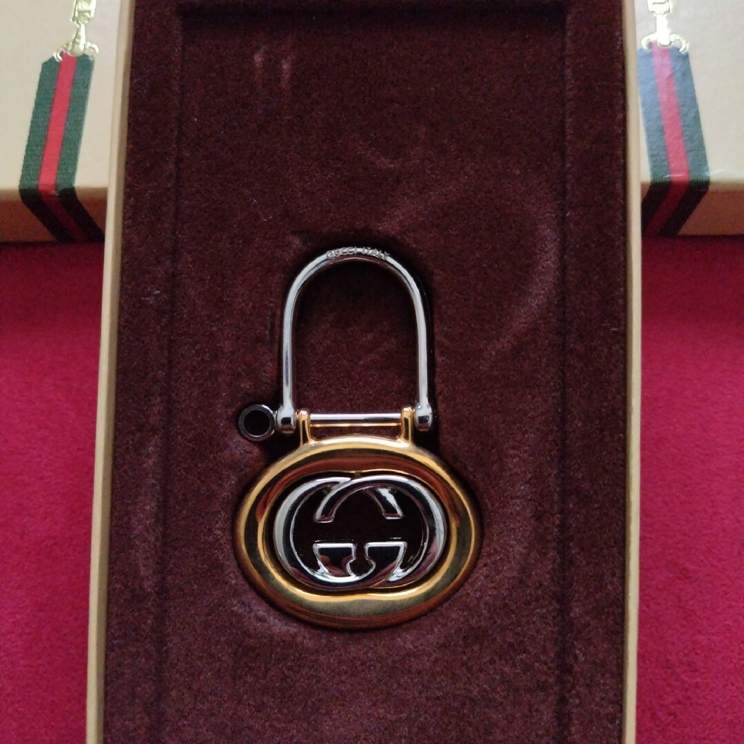 Gucci(グッチ)のGUCCIキーホルダー レディースのファッション小物(キーホルダー)の商品写真