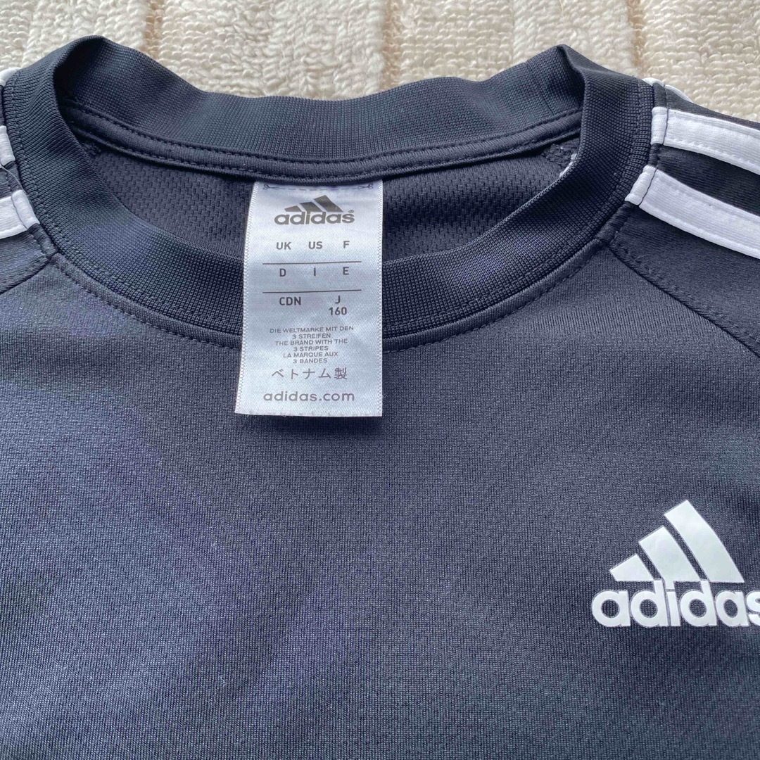 adidas(アディダス)のadidas 半袖Tシャツ　160cm キッズ/ベビー/マタニティのキッズ服男の子用(90cm~)(Tシャツ/カットソー)の商品写真