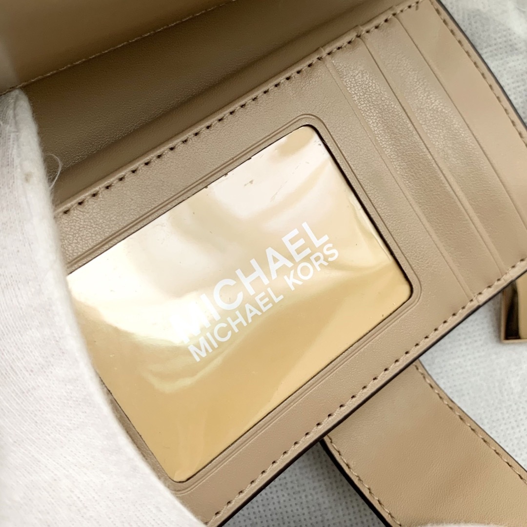 Michael Kors(マイケルコース)の新品未使用 マイケルコース Michael kors 二つ折り財布 キャメル レディースのファッション小物(財布)の商品写真