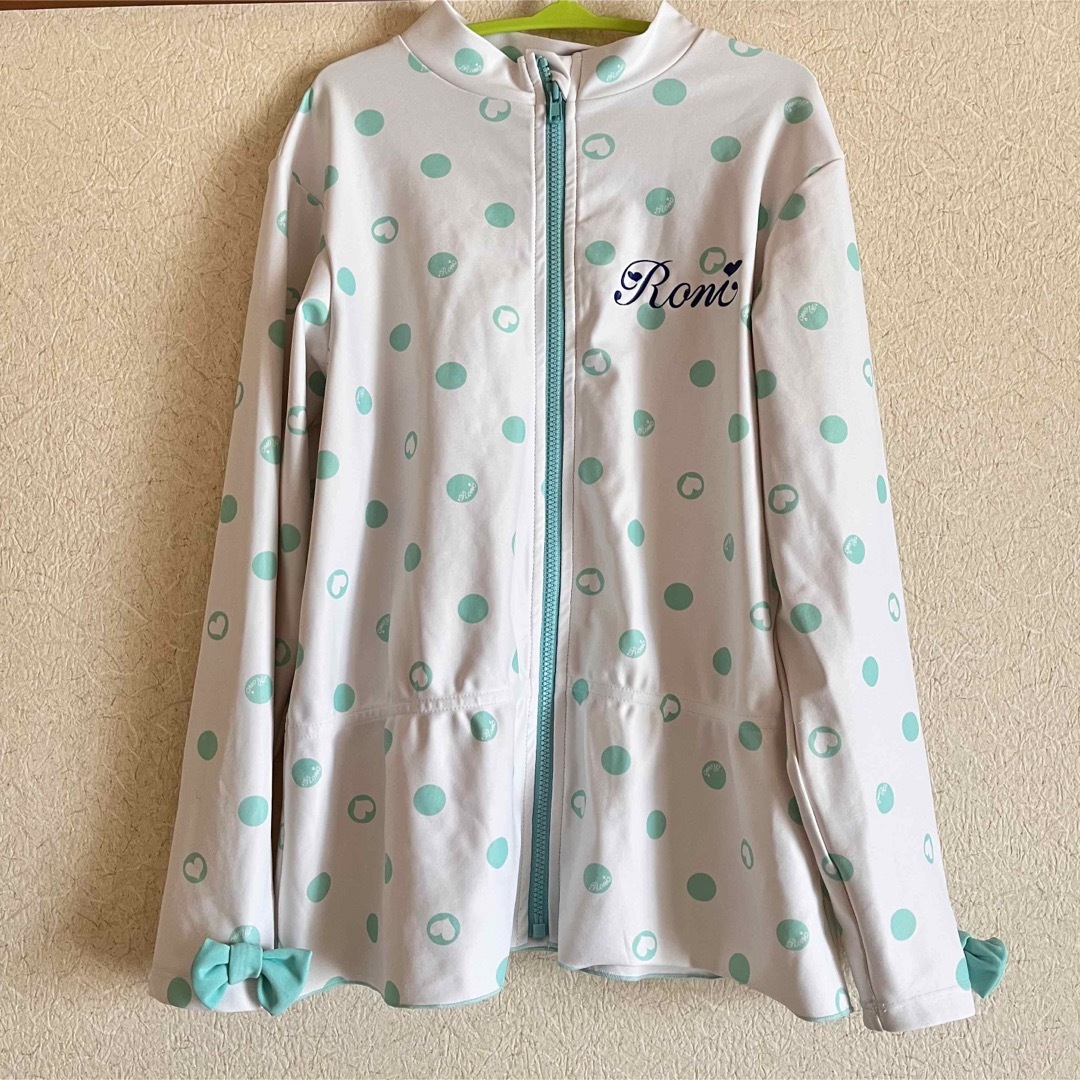 子ども用　ラッシュガード　130 女の子 キッズ/ベビー/マタニティのキッズ服女の子用(90cm~)(その他)の商品写真