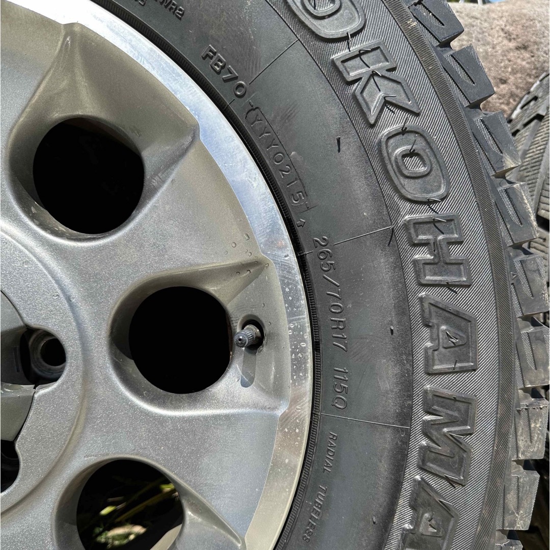 ヨコハマ - 265/70R17 スタッドレスタイヤ タイヤ&ホイール4本 ヨコハマ - 265/70R17 スタッドレスタイヤ タイヤ&ホイール4本
