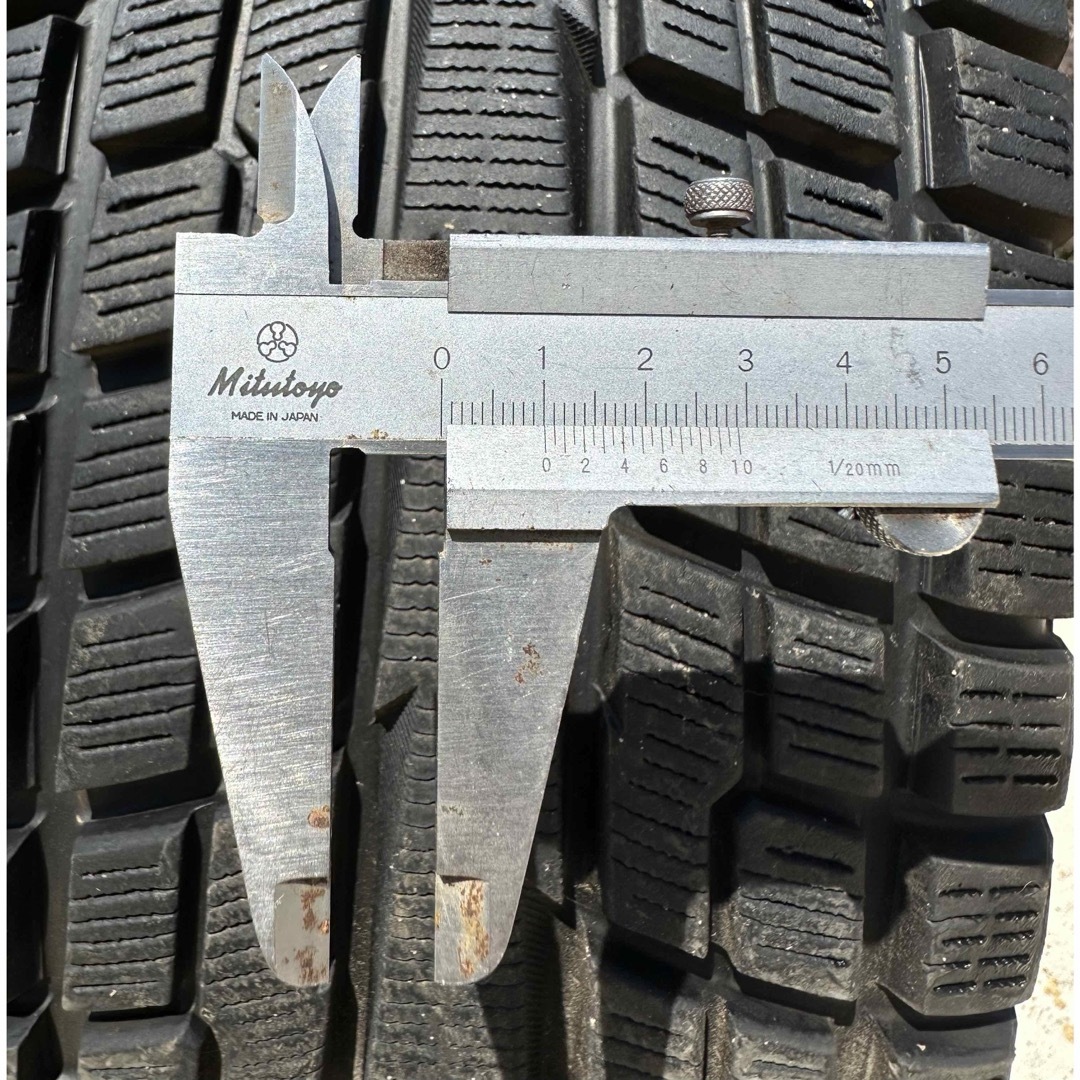 ヨコハマ - 265/70R17 スタッドレスタイヤ タイヤ&ホイール4本 ヨコハマ - 265/70R17 スタッドレスタイヤ タイヤ&ホイール4本