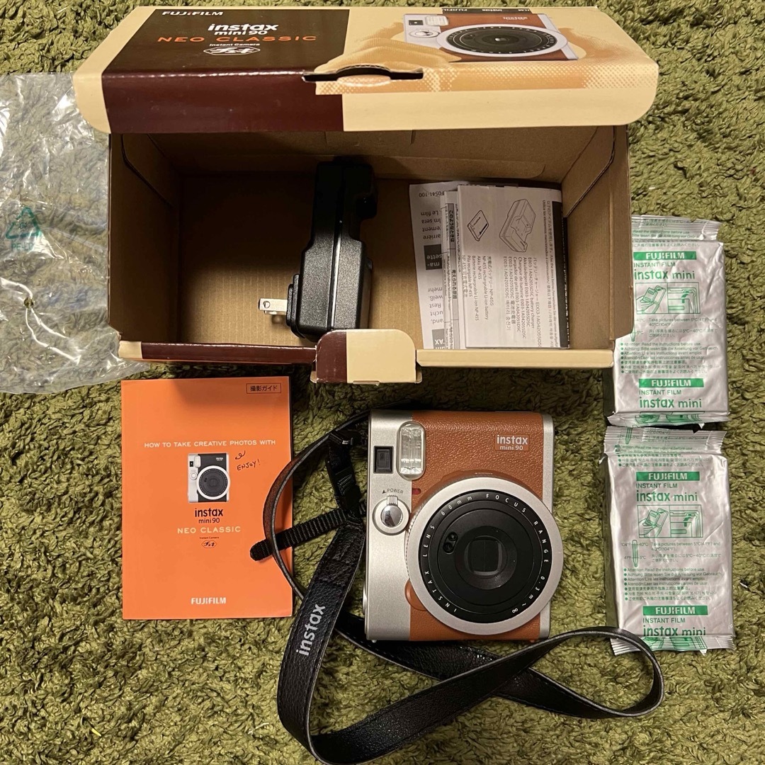 instax mini90 ネオクラシック　ブラウン スマホ/家電/カメラのカメラ(フィルムカメラ)の商品写真