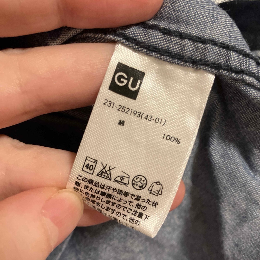 GU(ジーユー)のGU デニム シャツ Mサイズ レディースのトップス(シャツ/ブラウス(長袖/七分))の商品写真