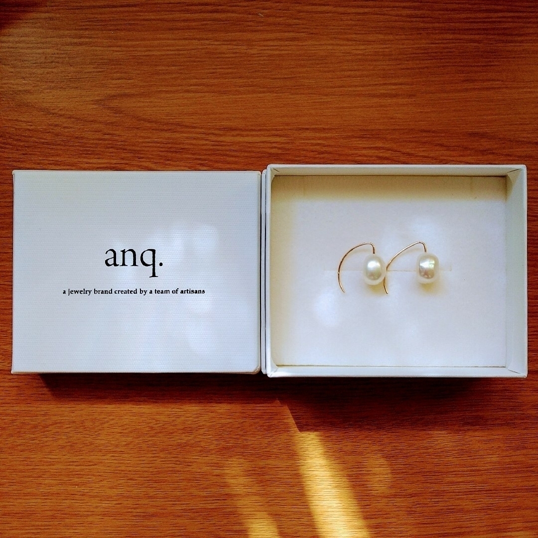 anq.(アンク)の【anq.】 K10  ホワイトパールonestoneピアス レディースのアクセサリー(ピアス)の商品写真