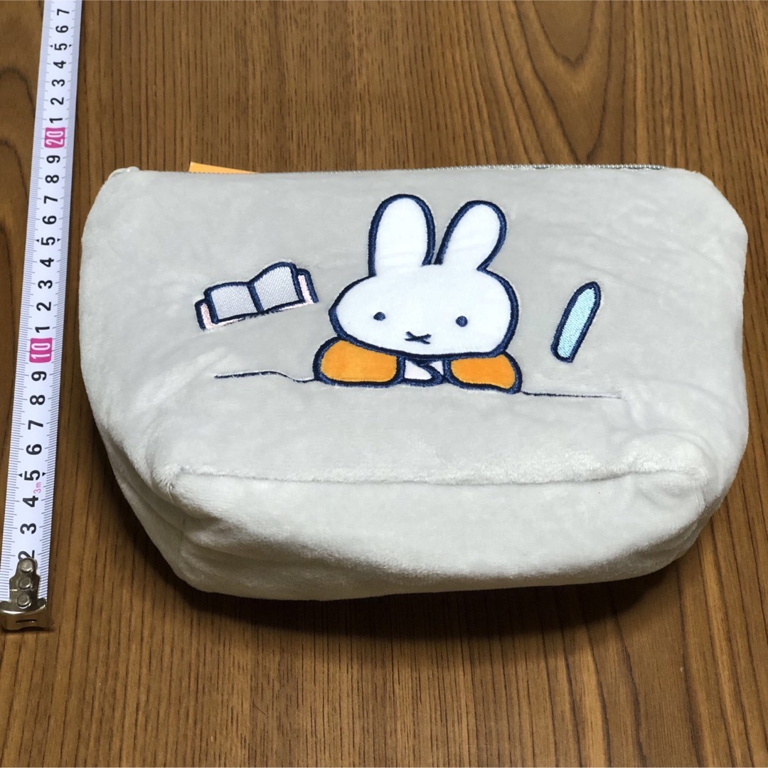 miffy(ミッフィー)のミッフィー ポーチ スクエアポーチ レディースのファッション小物(ポーチ)の商品写真