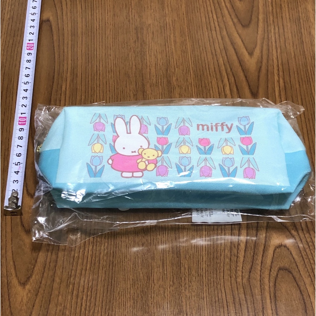 miffy(ミッフィー)のミッフィー ポーチ スクエアポーチ レディースのファッション小物(ポーチ)の商品写真