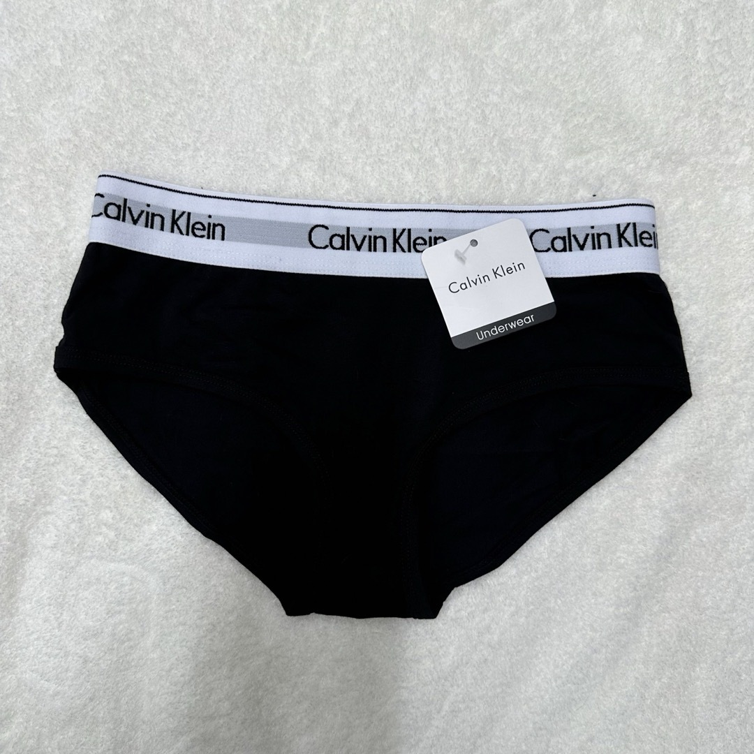 Calvin Klein(カルバンクライン)のカルバンクライン　Mサイズ　レディース タンクトップ　ショーツ レディースの下着/アンダーウェア(ブラ&ショーツセット)の商品写真