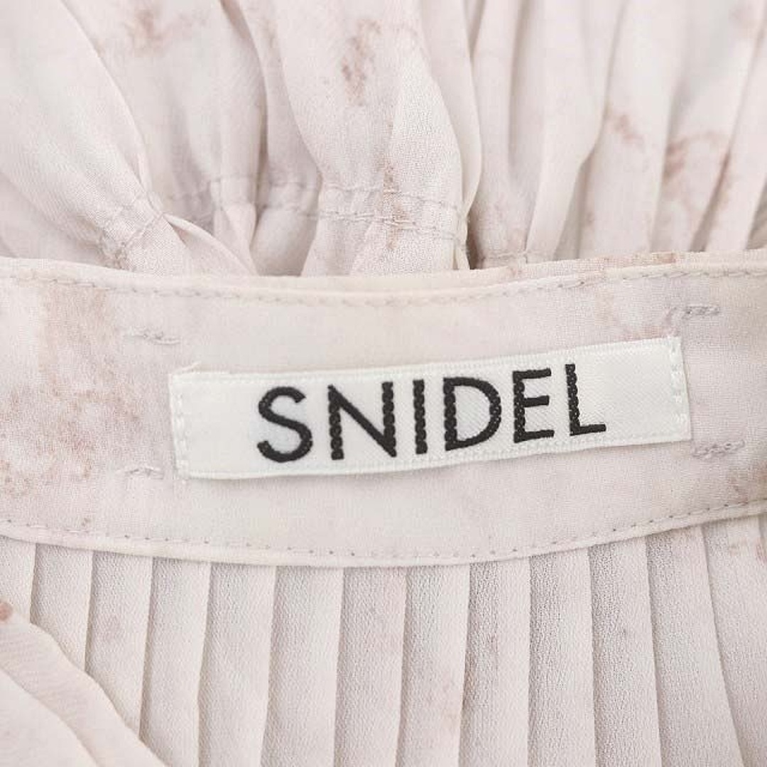 SNIDEL(スナイデル)のスナイデル プリーツ ロングワンピース ノースリーブ マキシ丈 フリル 総柄 レディースのワンピース(ロングワンピース/マキシワンピース)の商品写真