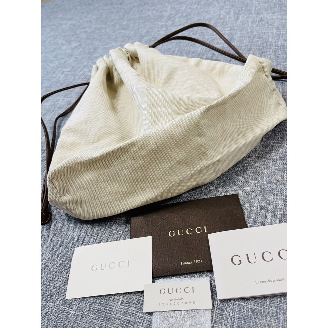 Gucci(グッチ)のグッチ GUCCI 巾着袋　巾着バッグ　ベージュ　美品 レディースのファッション小物(ポーチ)の商品写真