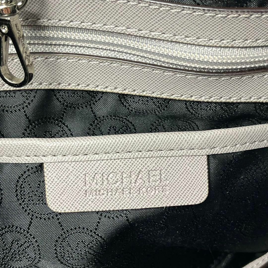 Michael Kors(マイケルコース)のマイケルコース　PVC グレージュ　バイカラー　トートバッグ レディースのバッグ(トートバッグ)の商品写真